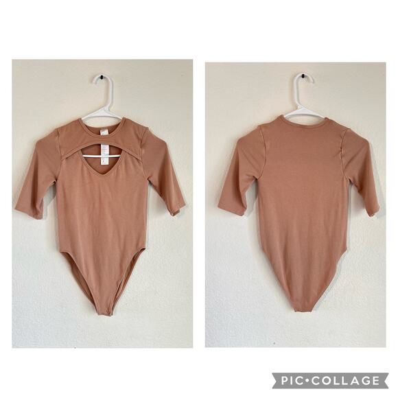 Fabletics Finley Cutout Seamless Desert Nude Beige Bodysuit Size Small - Picture 1 of 12